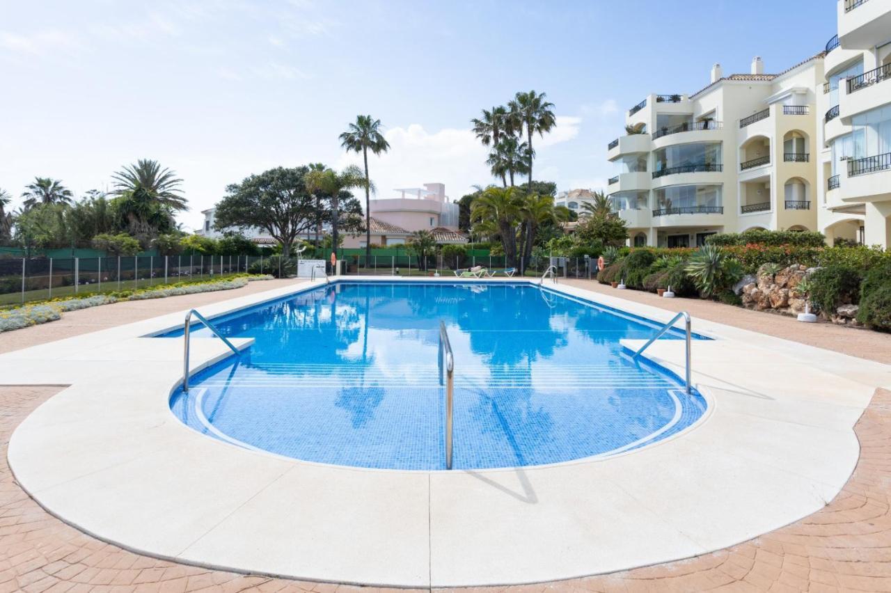 Homeforguest Front Line Beach Apartment In Hacienda Playa Marbella Exterior photo